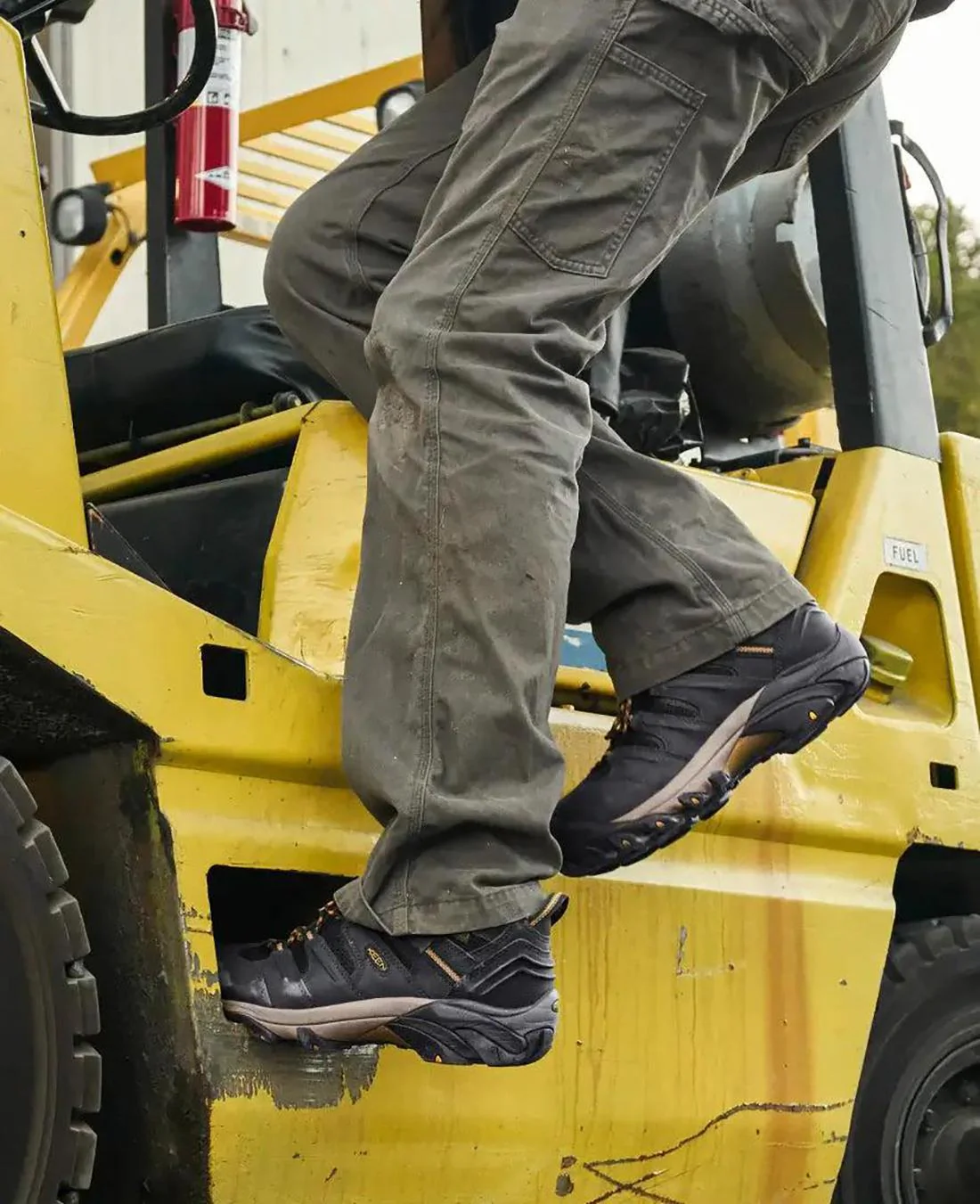 Lansing Steel-Toe Work Boot Waterproof Raven/Tawny Olive Keen - Image 5